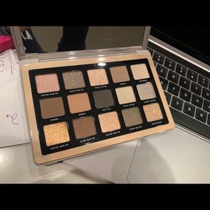 Eyeshadow palette